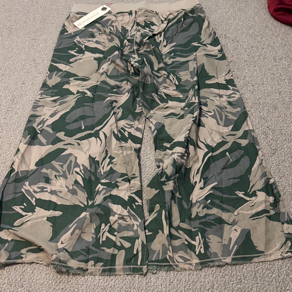 Camouflage Ankle-Length Pants - Picture 5 of 5